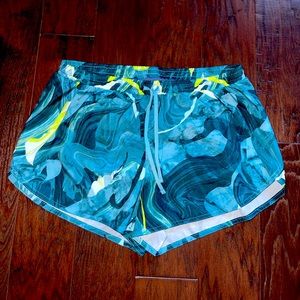 Women’s Large Old Navy dolphin hem running shorts.